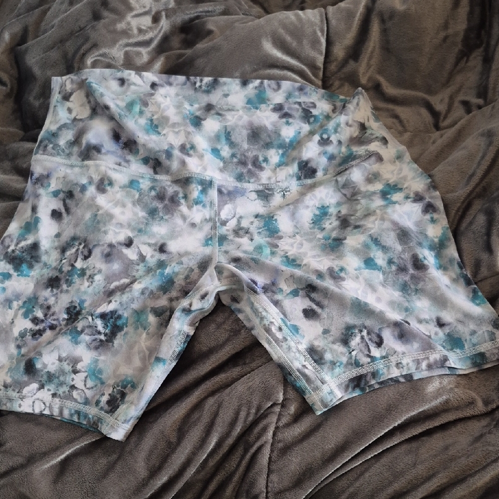 Women's Multicolor Patterned Shorts